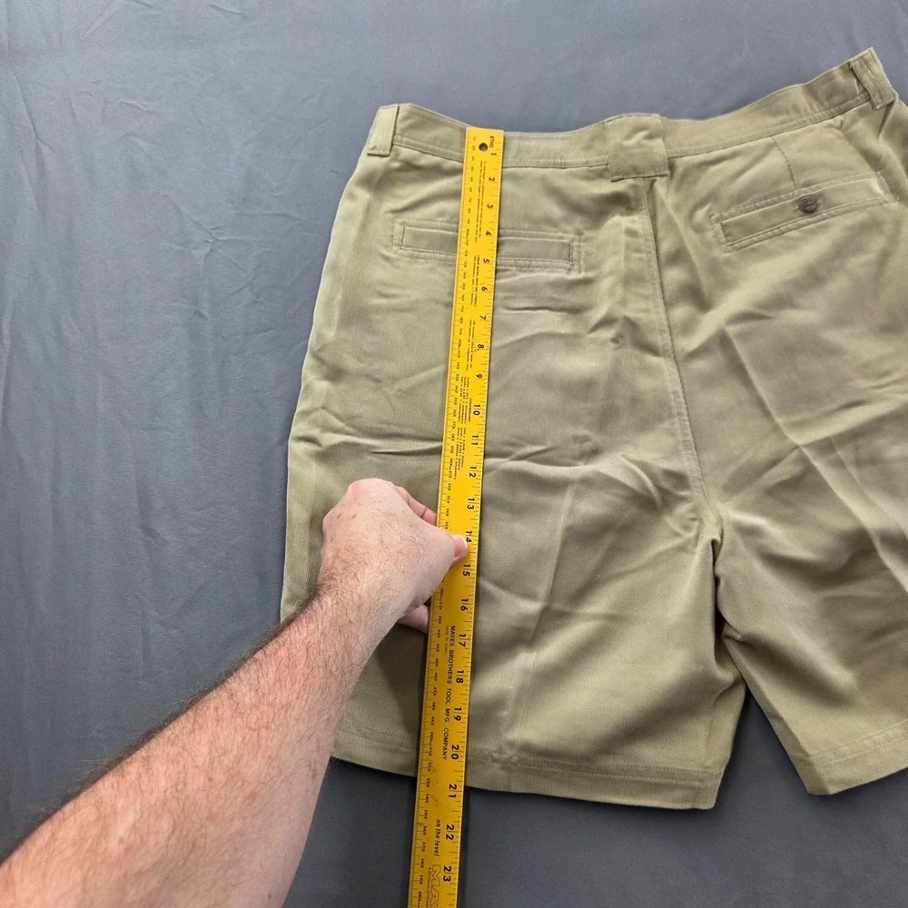 Linguine & Bob Mens 36 Beige Pleated Front Vintage Hong Kong Shorts